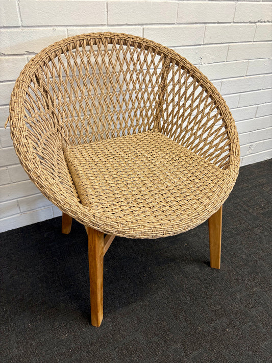 The Arapaho dining chair features a coastal contemporary design with a sustainable teak frame and synthetic rope seat. Colours include a natural frame and natural rope. Measuring 750 wide x 650 depth x 480 seat height. Back height 840. Angle.