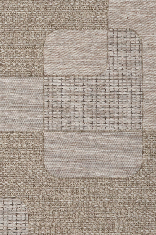 The Patio Squares Straw indoor/outdoor rug featuring neutral tones and a modern designed pattern, power-loomed from UV-stabilised polypropylene for lasting durability. Colours, Linen, Beiges and hints of light grey. 3 sizes. Close.