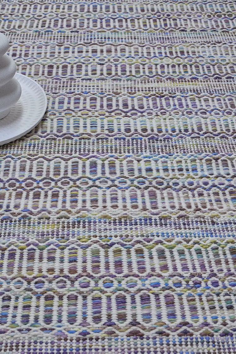 The Arizona Collection consists of hand woven flatweave wool rugs. Features a beautiful motif pattern.  Available in 3 colours in 3 sizes. 