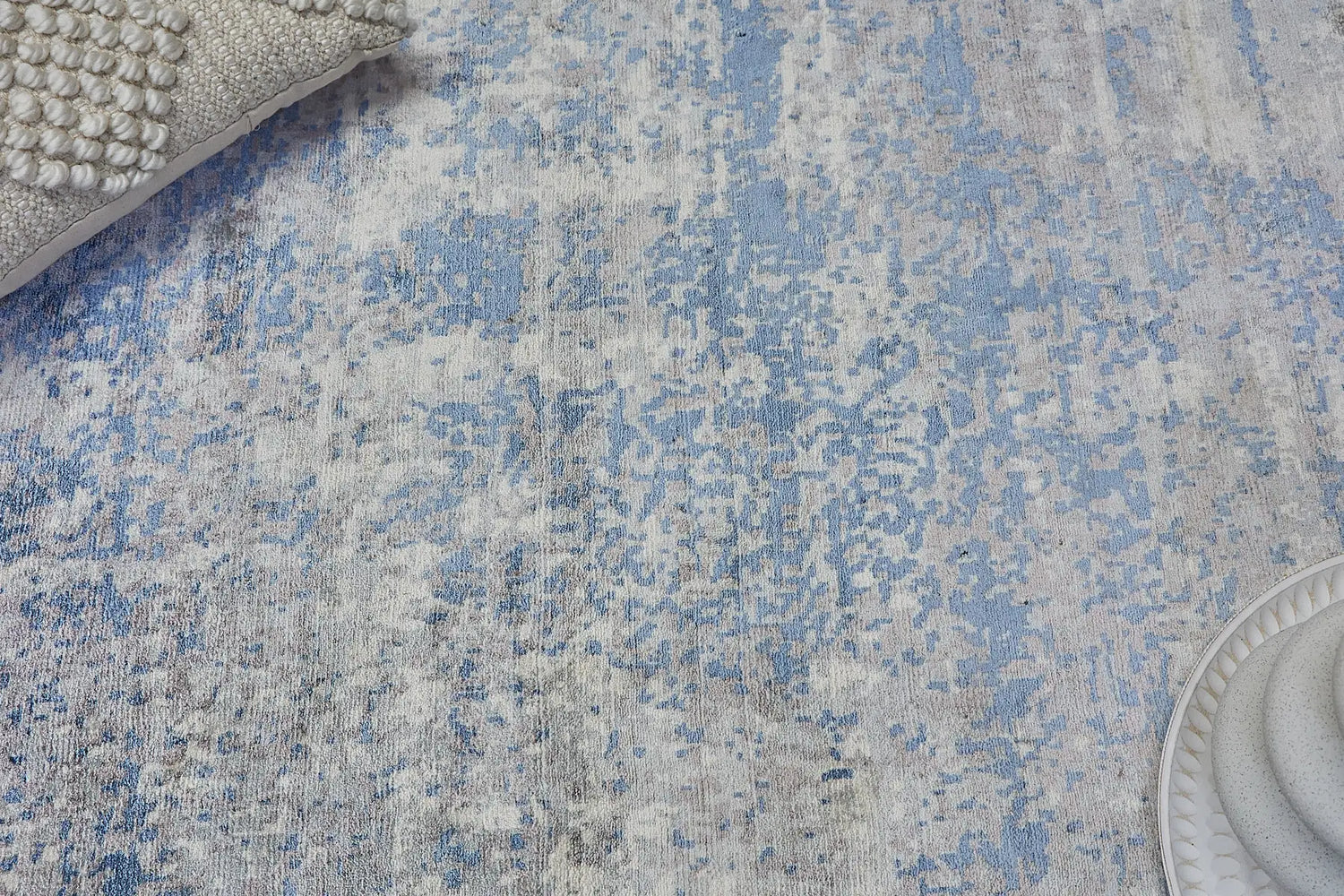 The Fusion Collection, hand woven rugs made of luxurious viscose. Featuring a textured, intricate, and opulent weave. Explore 3 colours in 3 sizes.