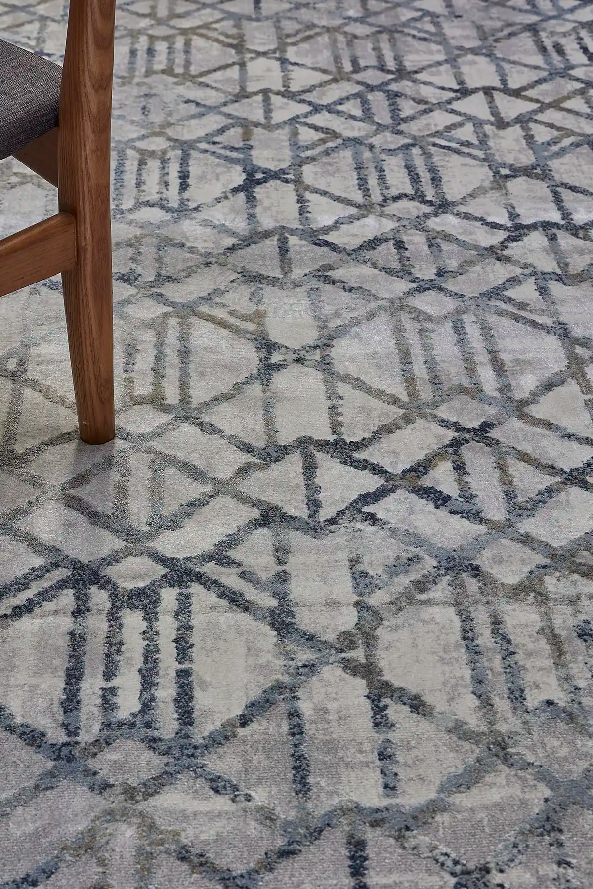 The Raj Collection. Machine Made Modern rugs featuring Geometric and abstract patterns. Easy to clean and durable. Discover 8 styles in 4 sizes.