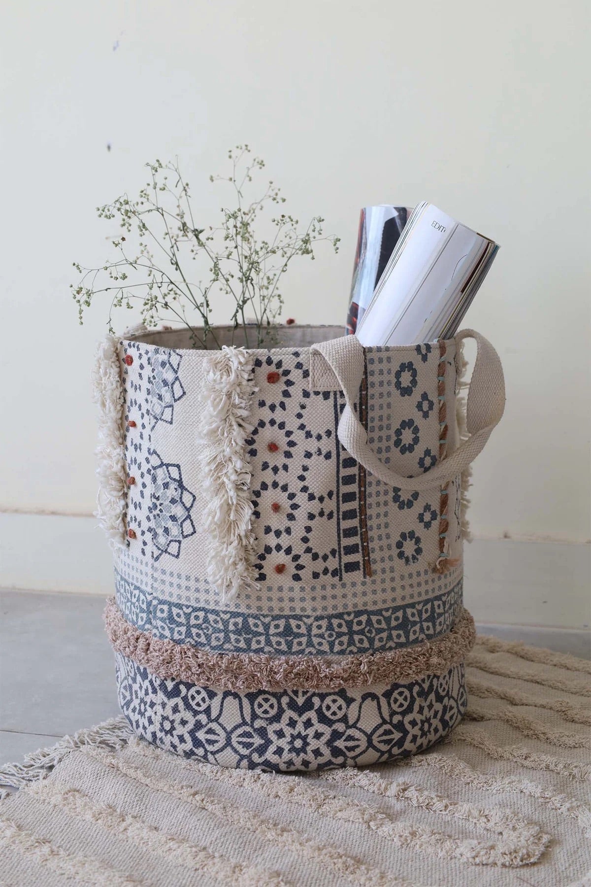 Ochoco's Jute Baskets collection consists of 4 different Tribal Motif Block Print designs. Features a jute outer lining with a cotton inner lining.  Multiple colours to choose from.