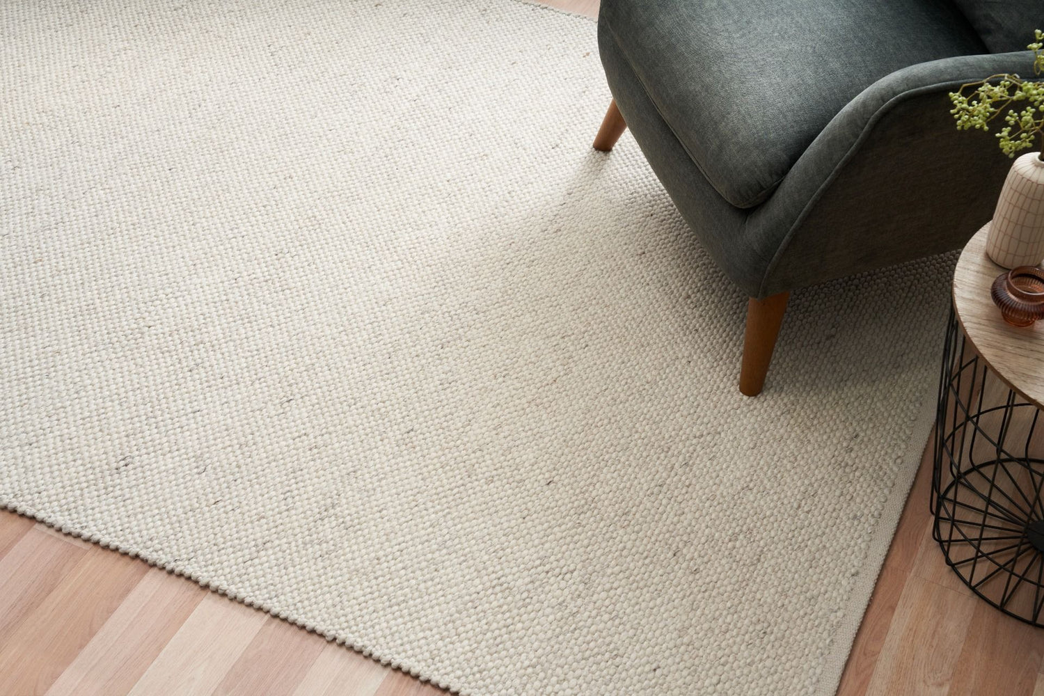 The Park Lane Collection. Bring some natural elegance to your home! Durable and luxurious, these rugs will impress. Explore 6 colours in 4 sizes.