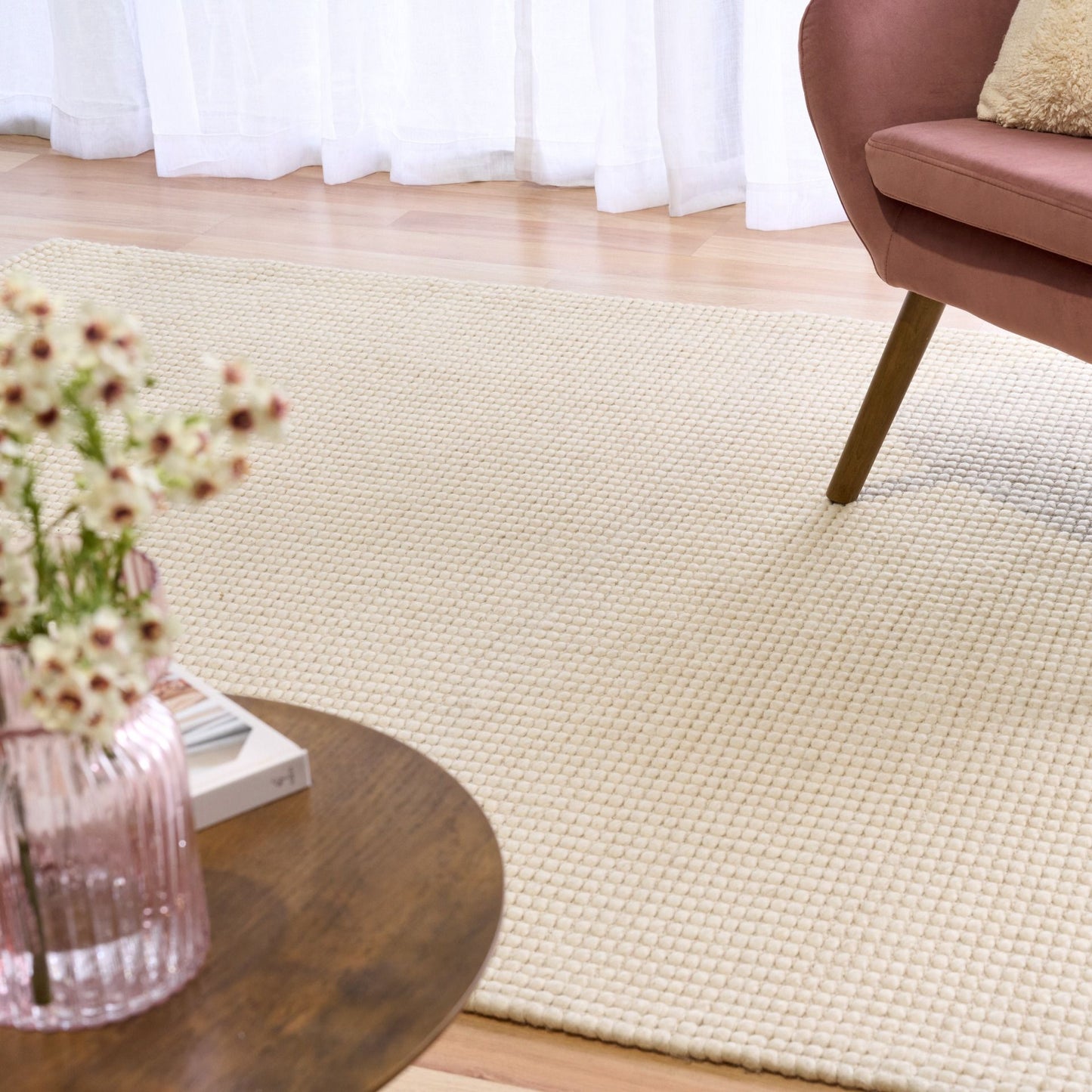Dasha Cream is a texture hand woven rug made of 80%  New Zealand Wool and 20% Polyester. Colour Beige. Sizes 155 X 225, 200 X 290, 240 X 320 and 300 X 400. Life.