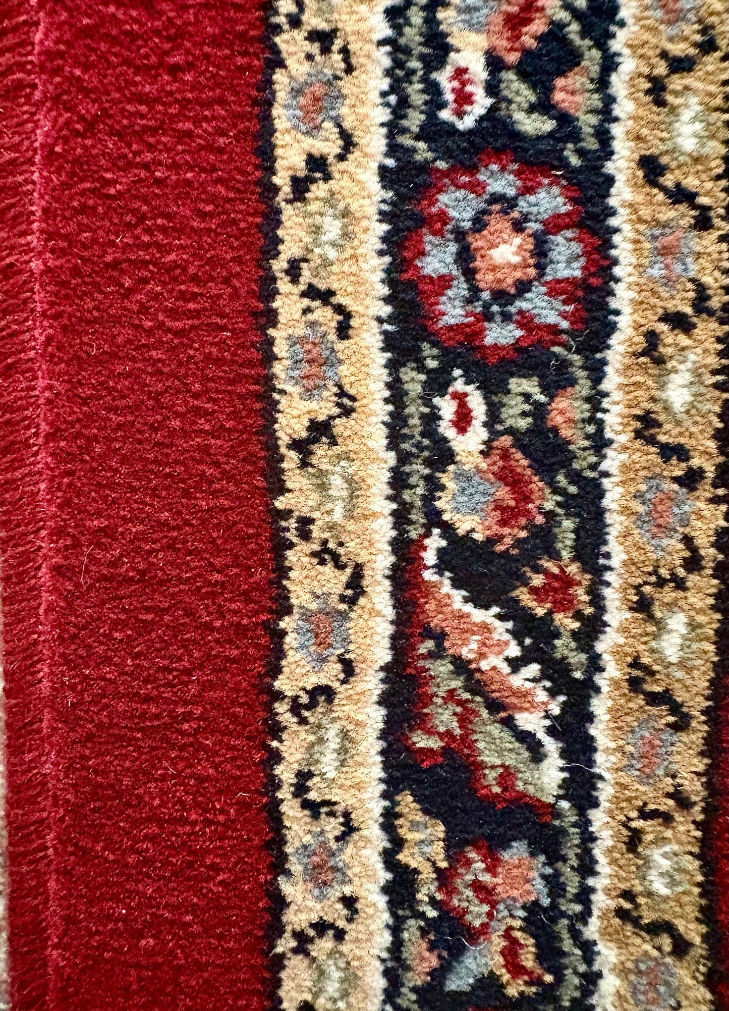 The Davinci Bakhtiari Dark Persian Rug. Machine made and crafted with heat-set polypropylene for long-lasting durability. Featuring a traditional Persian design. Colours, multi. 4 Sizes. Side Close.