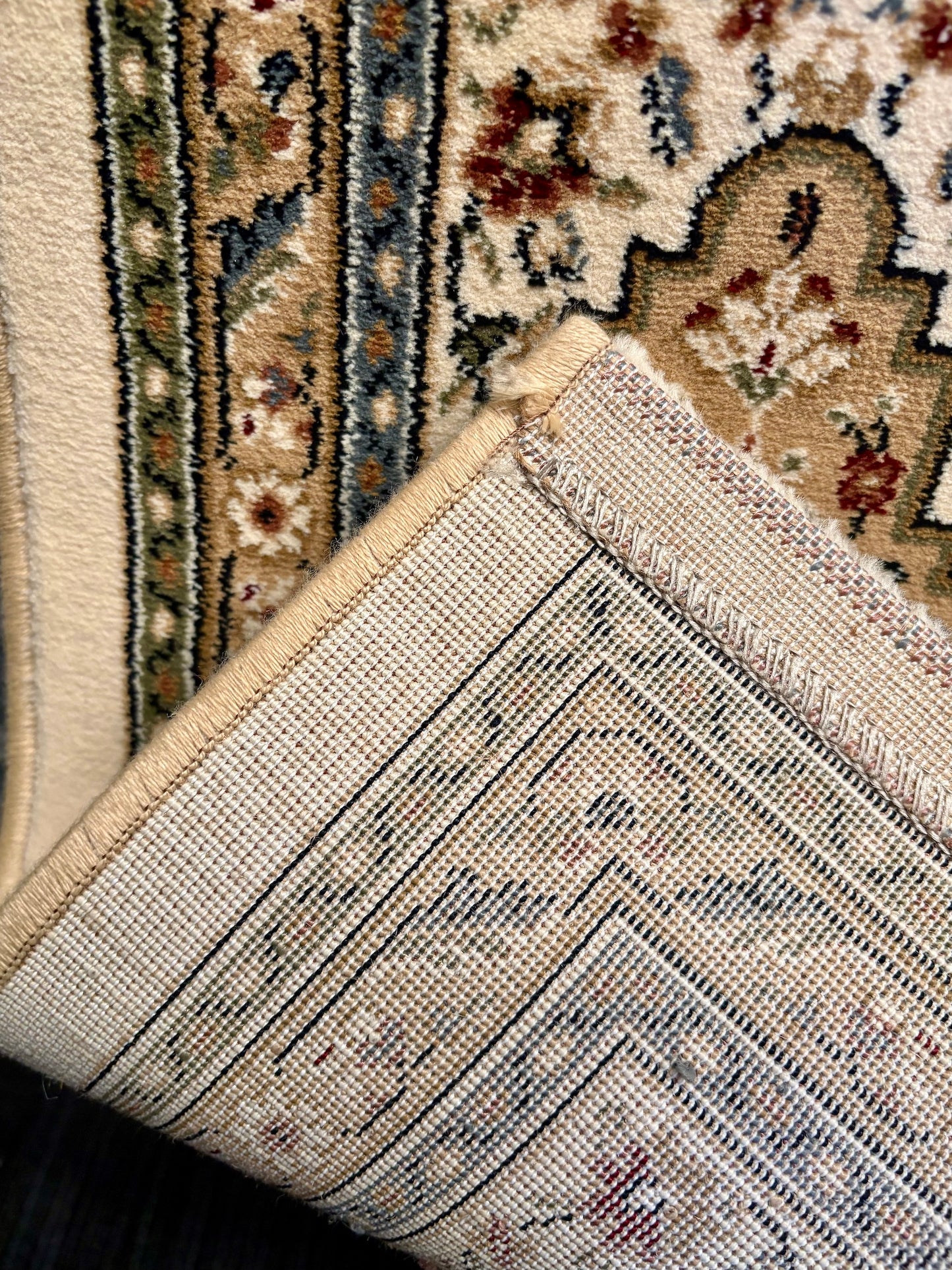Davinci Bakhtiari Light Persian Rug. Machine made and specially crafted with heat-set polypropylene for long-lasting durability. Featuring a traditional Persian design. Colours, beige/multi. 3 sizes. Fold.