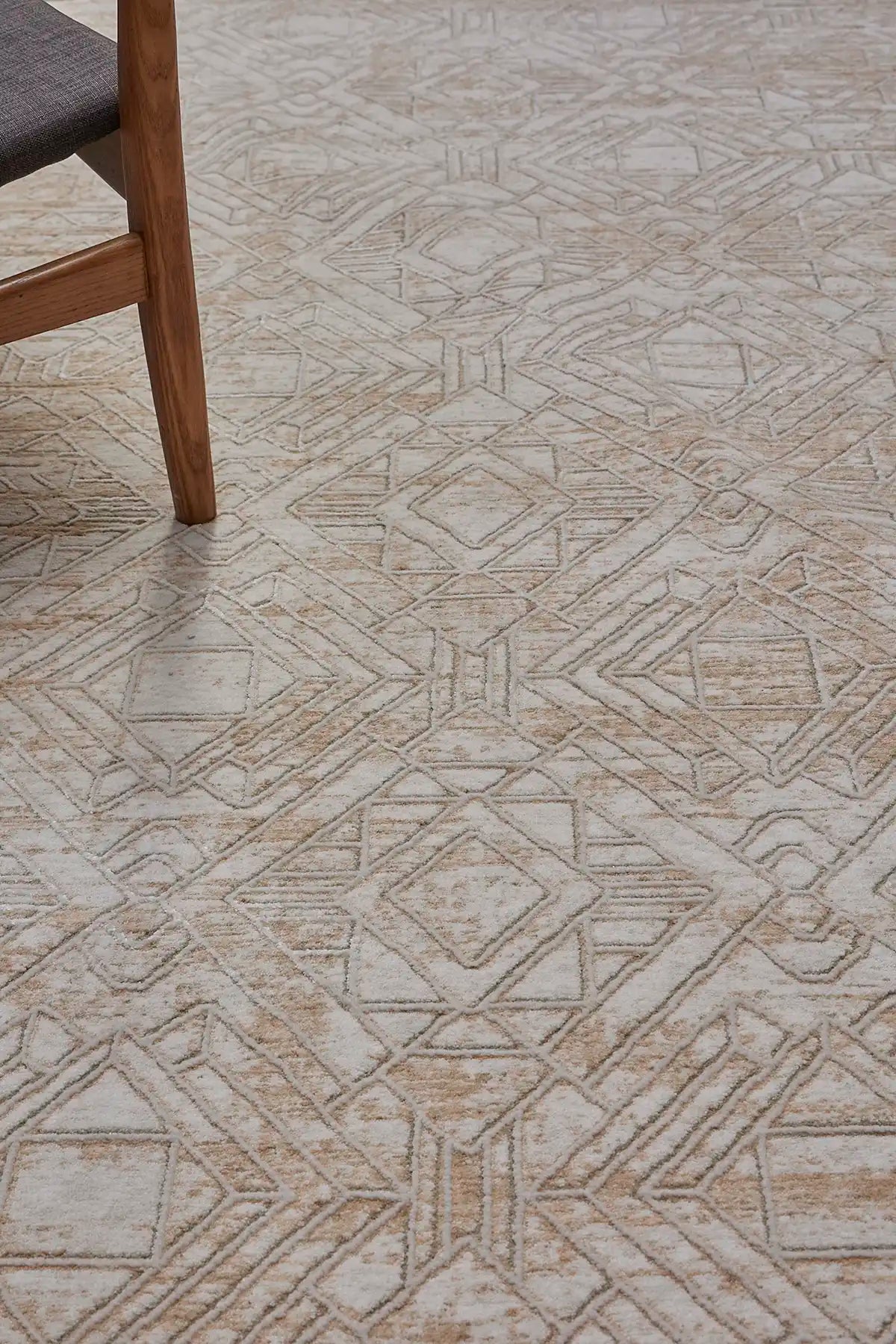 Eclipse Cream is a machine made rug. Its design boasts a geometric modern/contemporary feel. Crafted from Polyester with a low-profile 7-9mm pile height. Colours beige and light brown tones. Sizes 160 X 230, 200 X 300 and 240 X 340. Life.