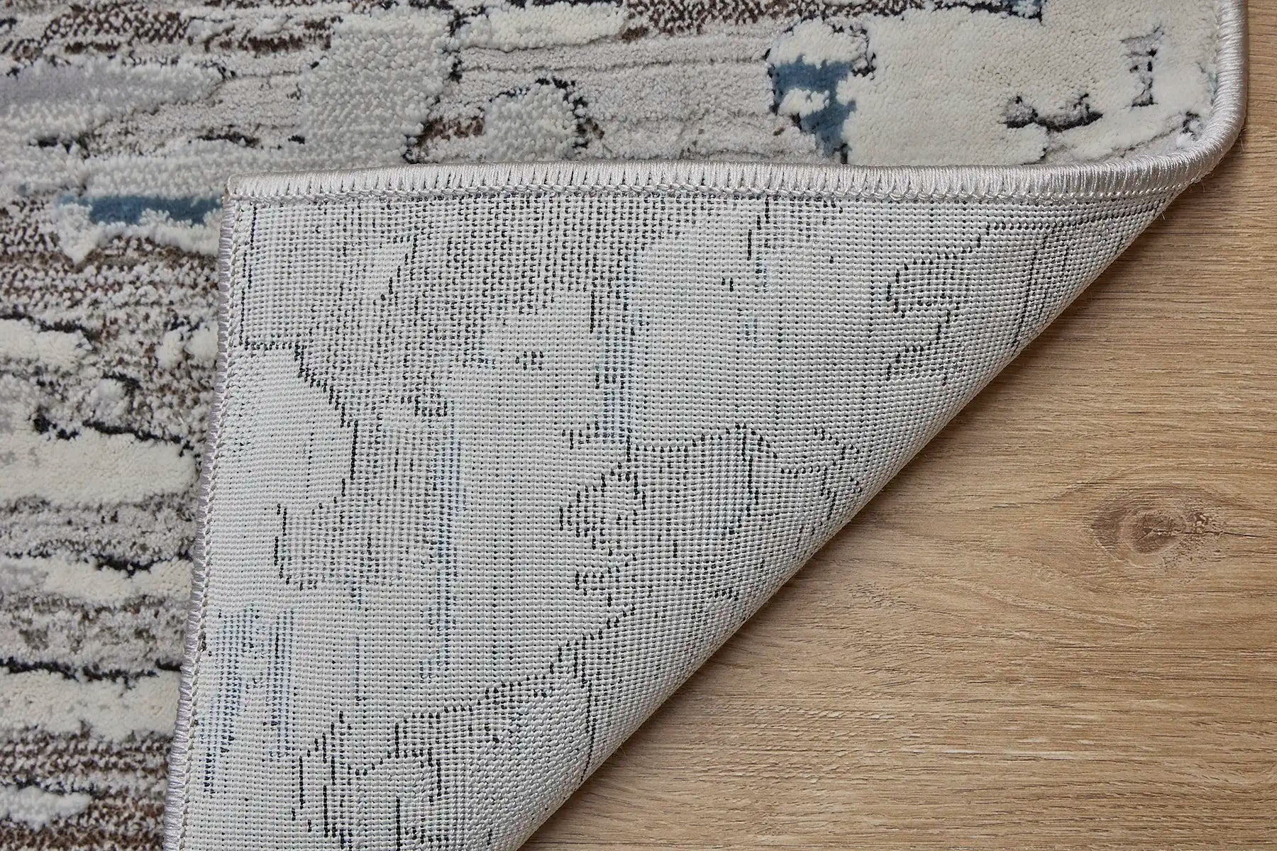 France Silver is a machine made rug. Its design boasts a modern/contemporary feel. Crafted from Polyester, with a low-profile 7-9mm pile height. Colours, Light Grey, White and Grey tones. Sizes 160 X 230, 200 X 290, 240 X 340 and 300 X 400. Fold.