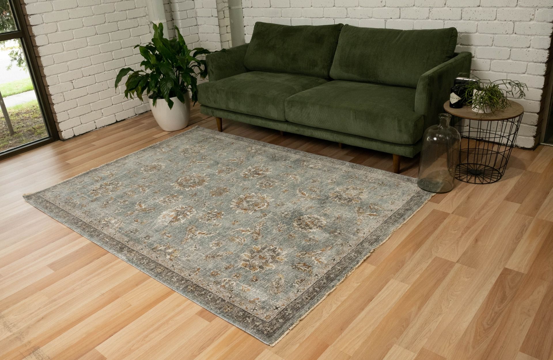 The Matana Dusk 1330 Rug. Traditional style, machine made rug. Colours grey, light grey, beige and cream. Sizes 160 X 235, 200 X 285, 240 X 330 and 300 X 400. Life.