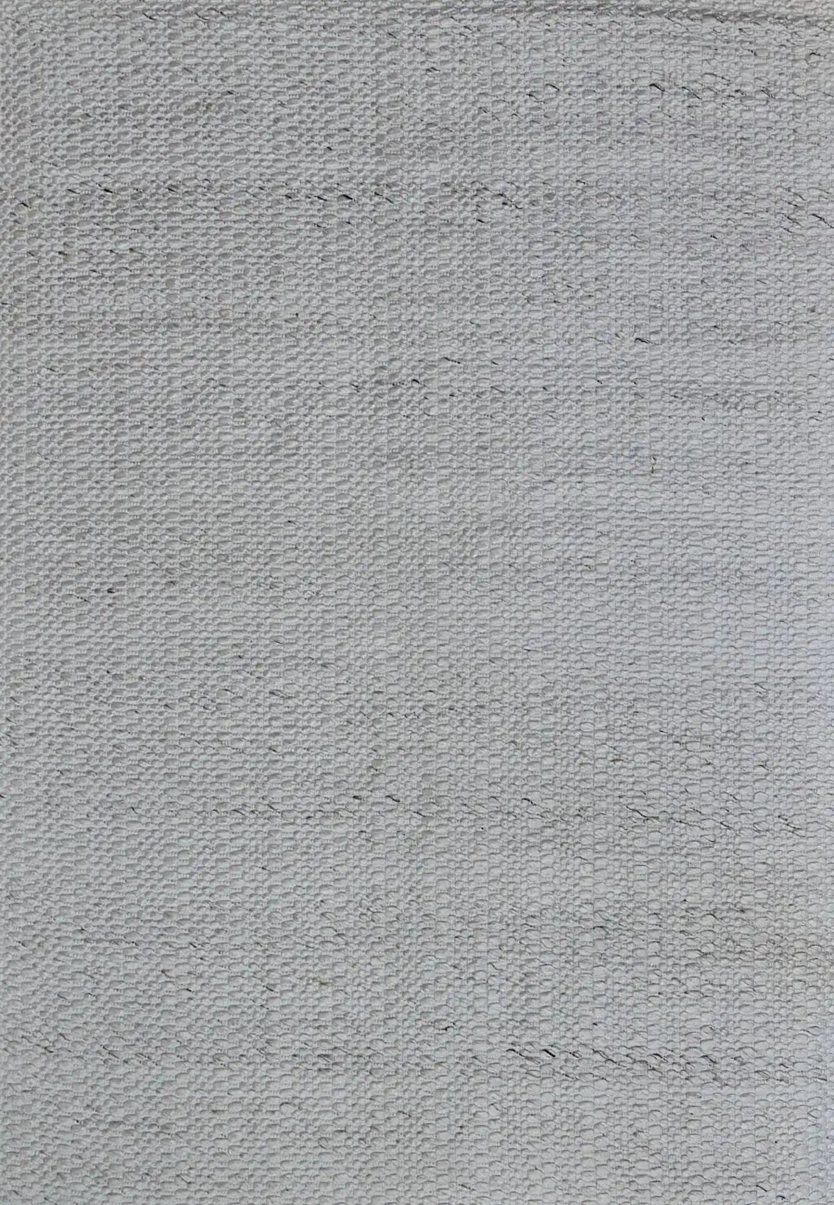 Oxford Ice is a hand-braided rug with a contemporary design. Crafted with wool and polyester for a textured feel, the rug has a pile height of 7-9mm. Colour White with slight brownish accents. Sizes 160 X 230, 200 X 290, 240 X 340 and 300 X 400. Full.