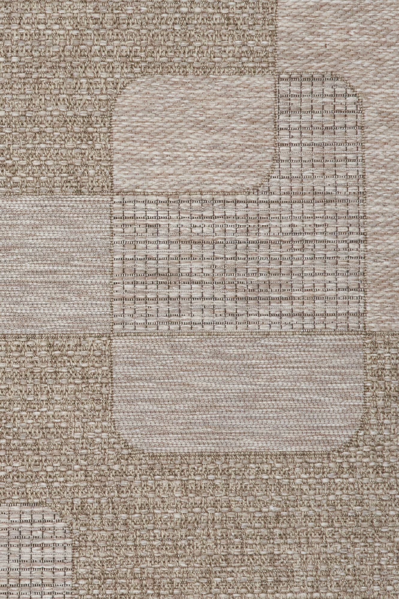 The Patio Squares Straw indoor/outdoor rug featuring neutral tones and a modern designed pattern, power-loomed from UV-stabilised polypropylene for lasting durability. Colours, Linen, Beiges and hints of light grey. 3 sizes. Close.
