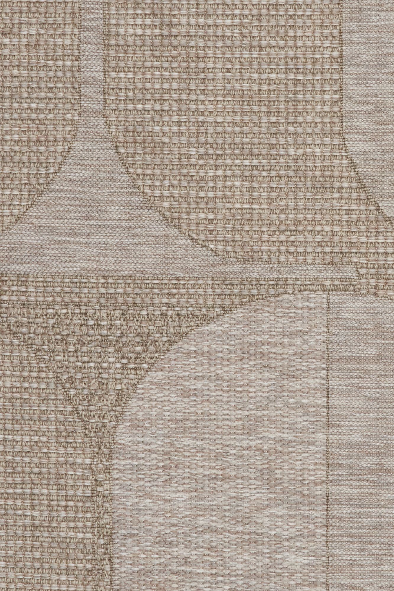 The Patio Straw 65001 indoor/outdoor rug featuring neutral tones and a modern designed pattern, power-loomed from UV-stabilised polypropylene for lasting durability. Colours, Linen, Beiges and hints of light grey. 3 sizes. Close.