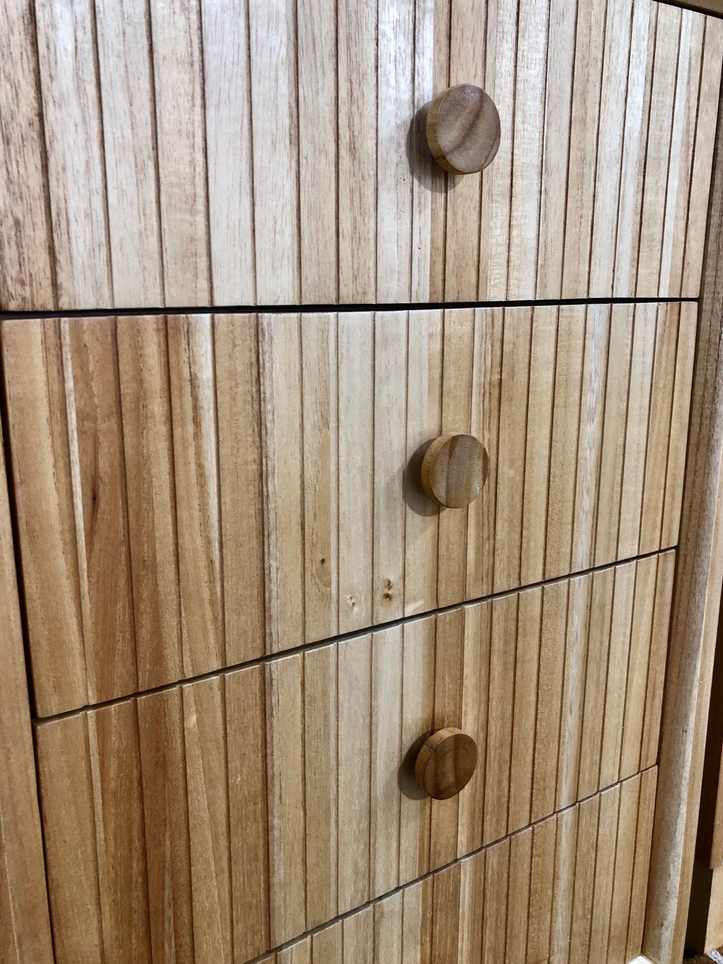The Teton 4 drawer natural chest is crafted from sustainable whie cedar. Its contemporary design features 4 drawers, on wood runners. Colour natural. Measures 620 wide X 1080 height X 400 depth. Close.