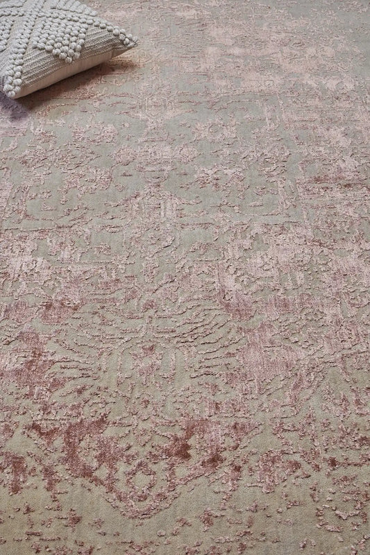 Victoria Terra is hand-loomed rug from silky viscose. Featuring a vintage distressed traditional design and medium texture. Has a pile height of 10-12mm. Colour Beige with Red Terracotta accents. Sizes 160 X 230, 200 X 290 and 240 X 340. Life.