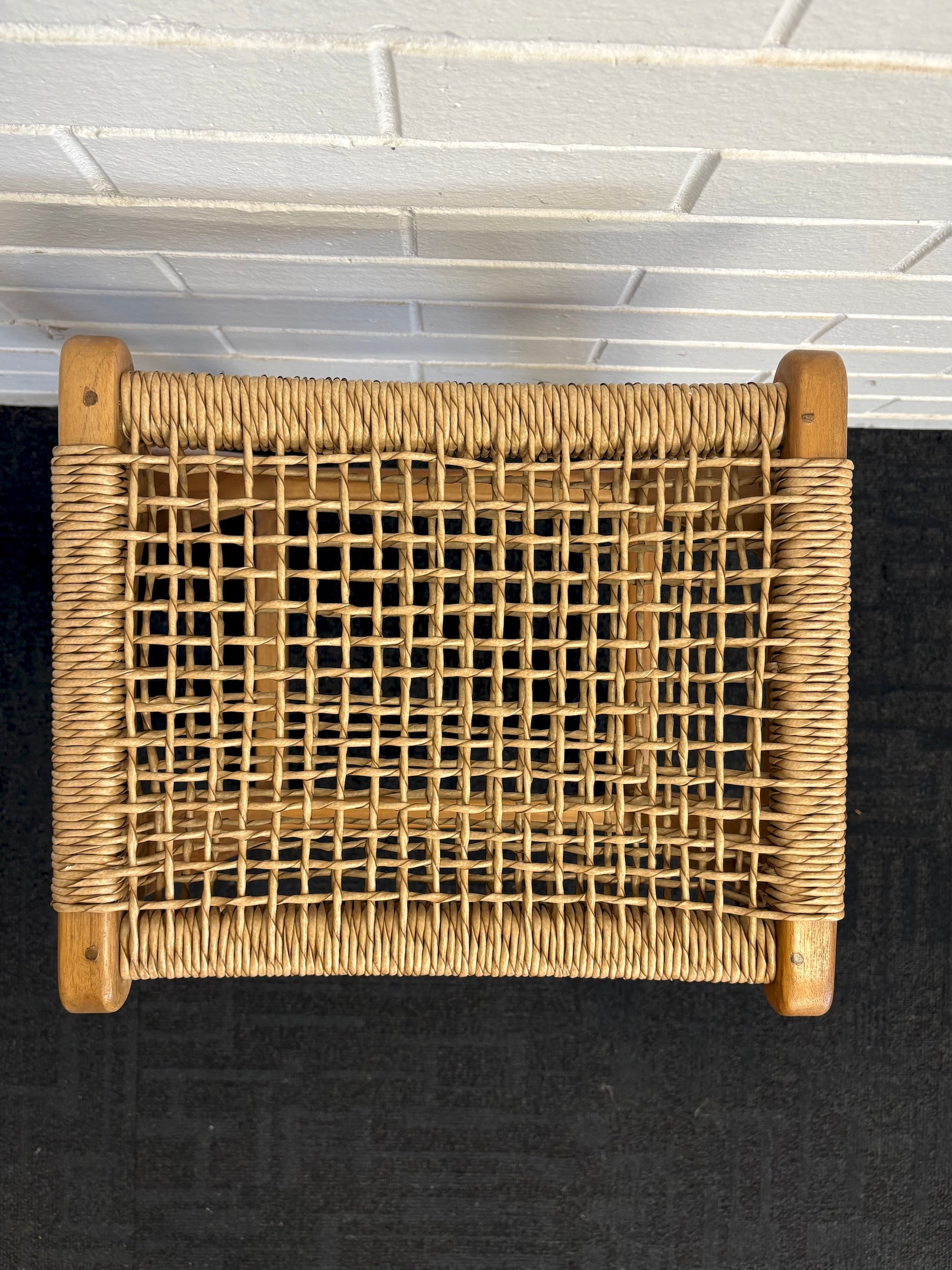 The Yakima Barstool boasts a coastal contemporary feel. Crafted from sustainable solid teak and featuring a luxurious synthetic rope seat. Colour natural. Measures 400 wide X 340 depth X 670 seat height. Top.